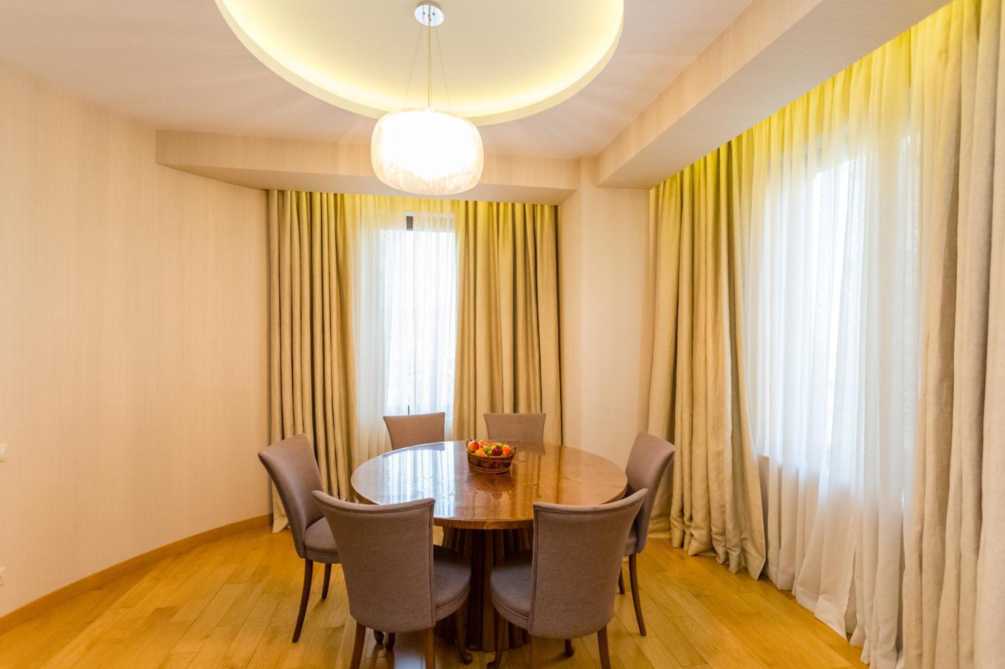 The Grand Apartment Lll Tbilissi Extérieur photo